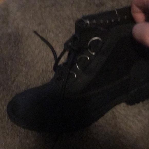 UGG Winter Boots NEW - Picture 2 of 3